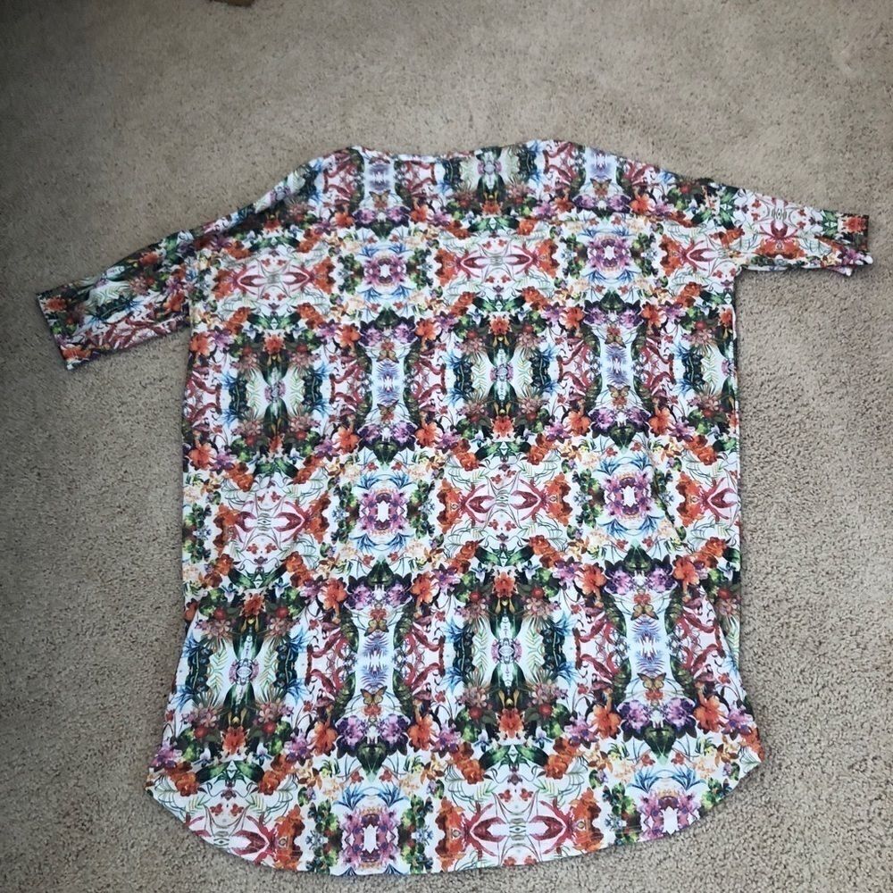 LuLaRoe floral patterned Irma - Picture 6 of 8